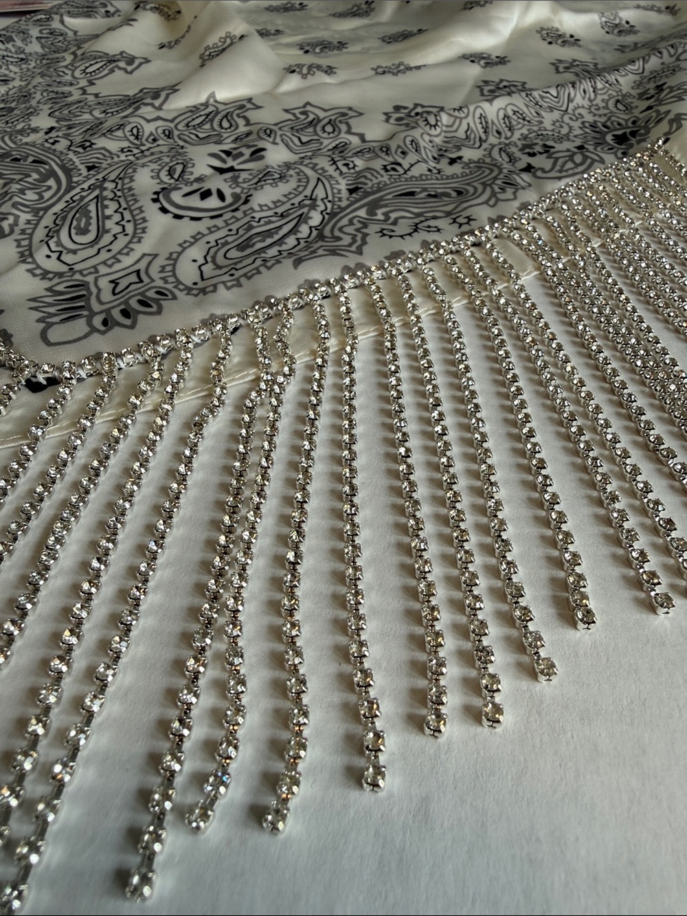 NWT Luxe Blingdana bandana with crystal fringe - Picture 4 of 9